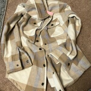 This is an autumn color set shacket